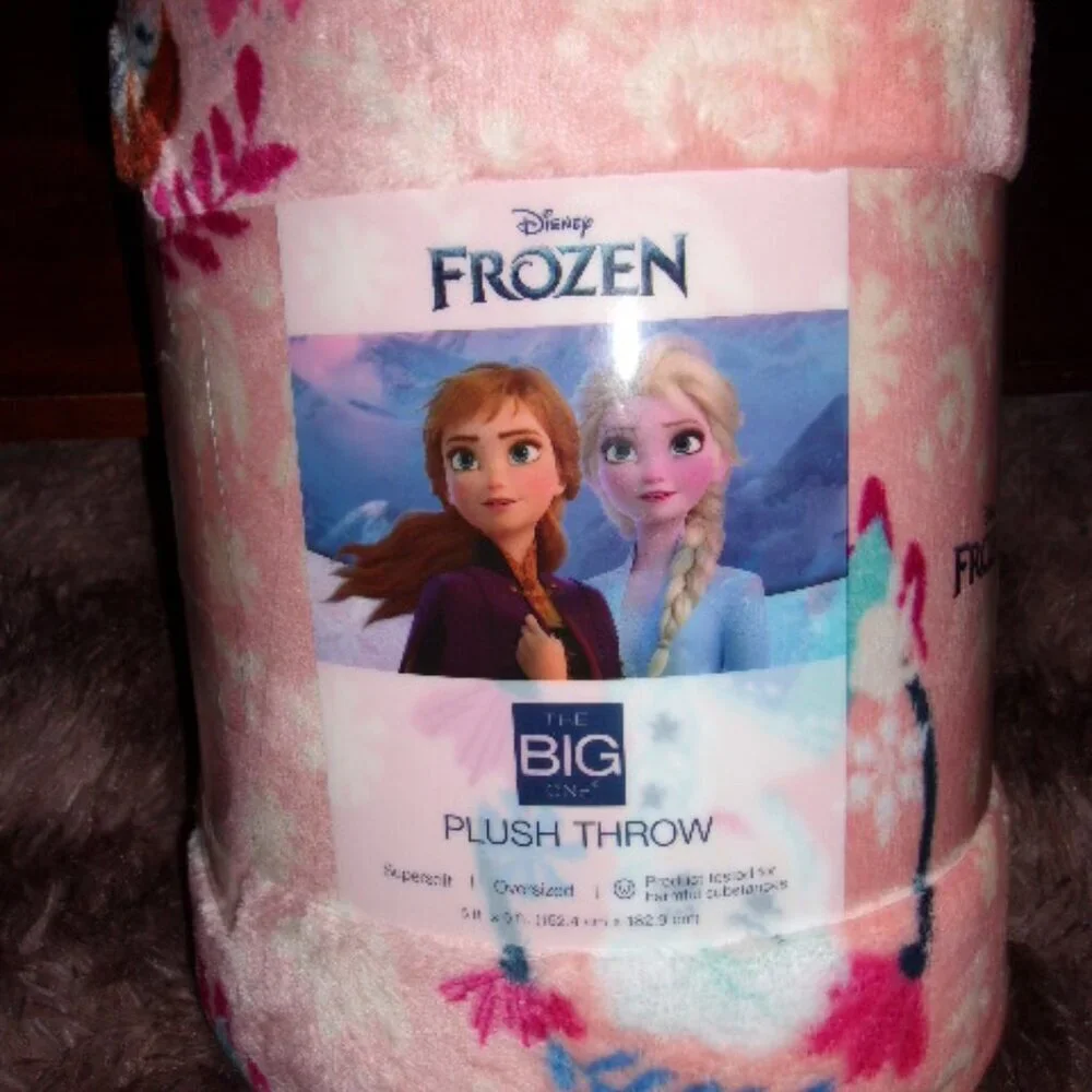 Disney's Frozen The Big One Throw Blanket New 5 ft x 6 ft Elsa & Anna